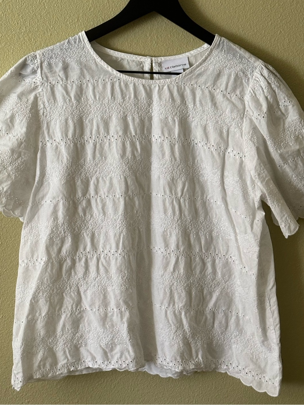 Liz Claiborne 100% Cotton White Eyelet Embroidered Scalloped T-Shirt Blouse Top